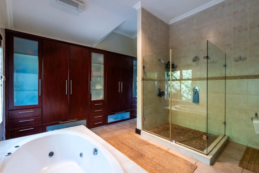 To Let 4 Bedroom Property for Rent in Boschenmeer Golf Country Estate Western Cape